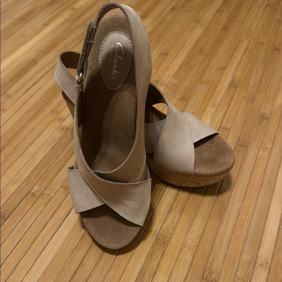 Clarks Women's Annadel Eirwyn Wedge Sandals - Picture 1 of 5